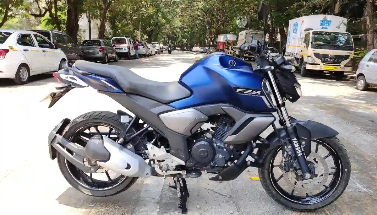 Yamaha FZs Bike Offer: Yamaha का धांसू माइलेज और फीचर्स वाली Yamaha FZS सिर्फ 39,500 में, जानिए कहा से ख़रीदे